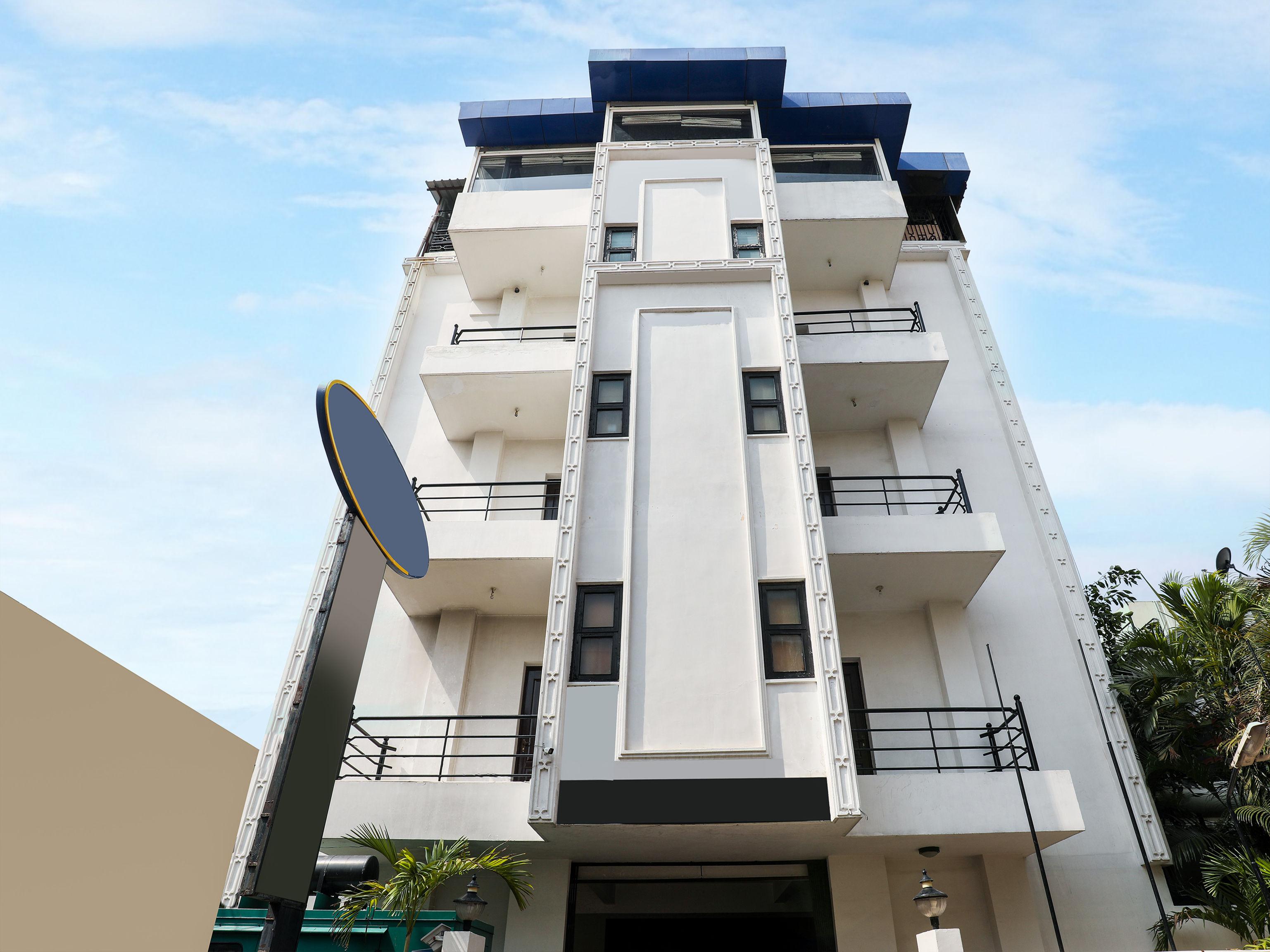 Oyo 15241 Gen X Banjara By 1589 Hotel 3*