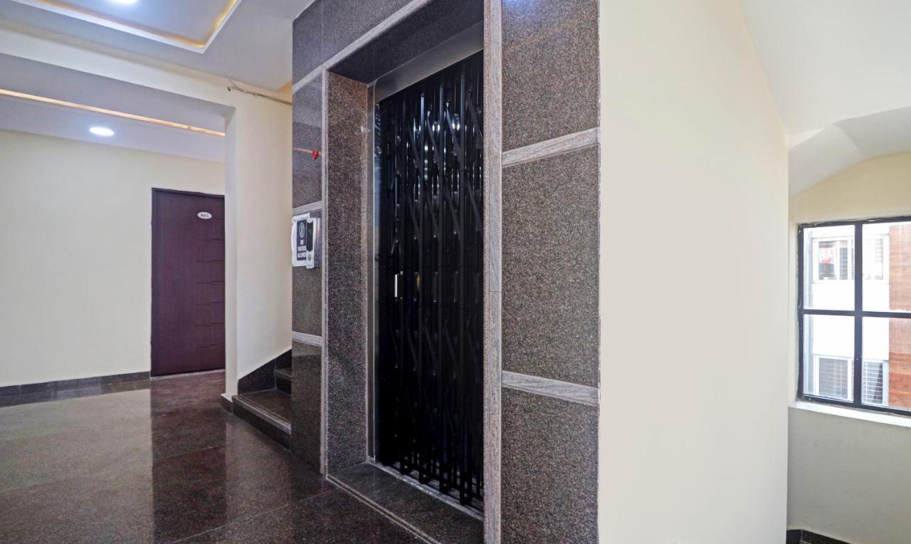 Super Collection O Kondapur Hyderabad Formerly Dunes Inn