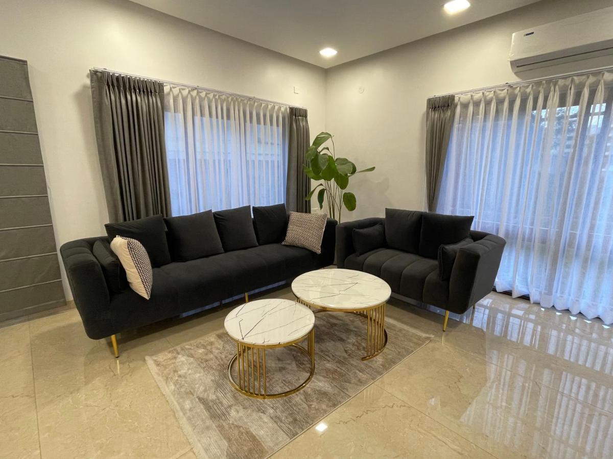 Bridge Service Apartment *