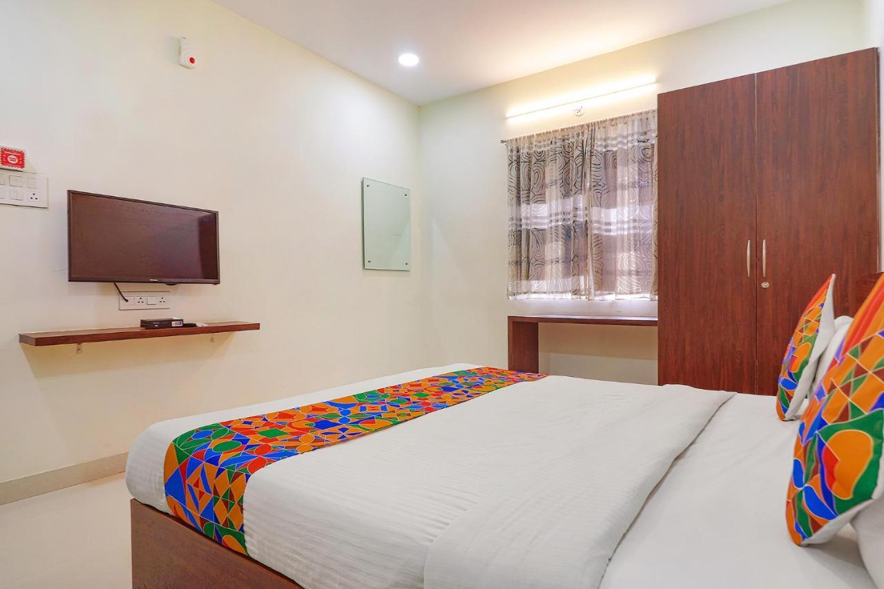 Hotel Fabhotel Srisai Hill View 3*