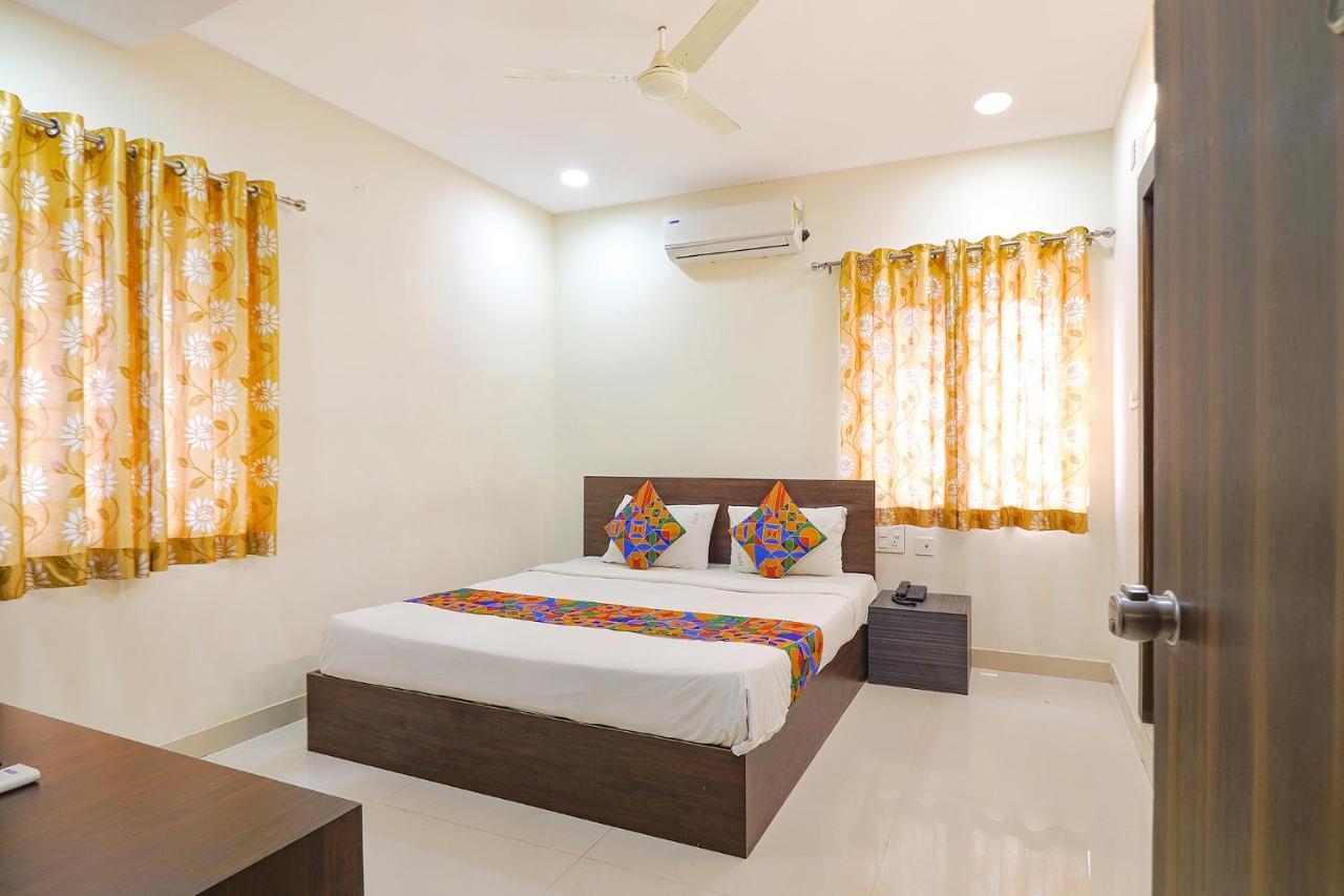 Hotel Fabhotel Srisai Hill View