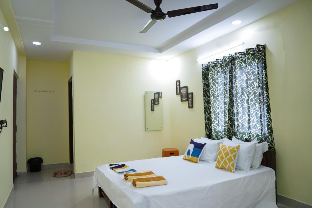 Yellow Bells Hotel 3*