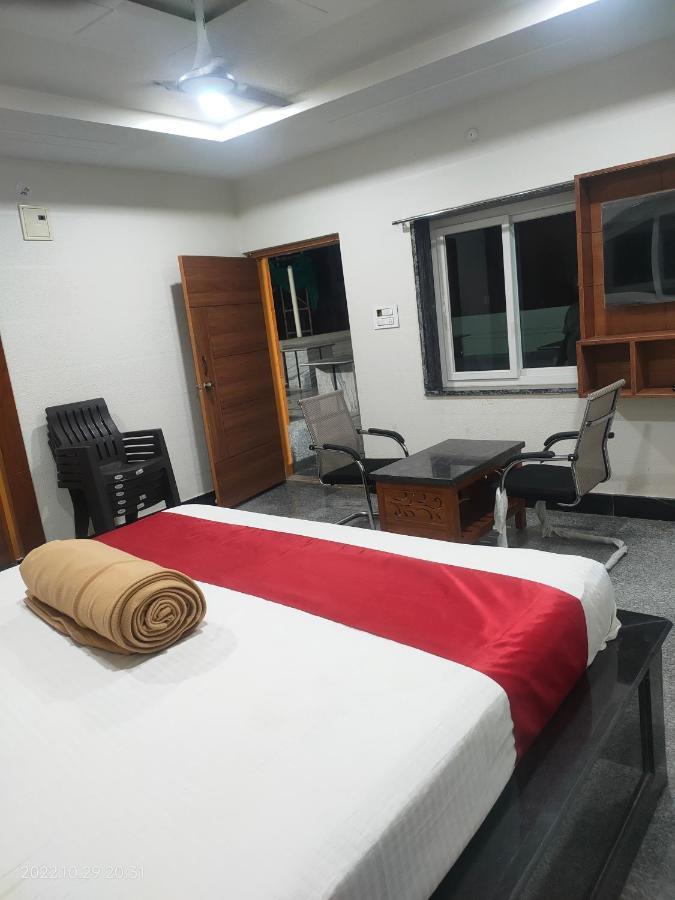 New Maruthi Inn, Lb Nagar Hotel