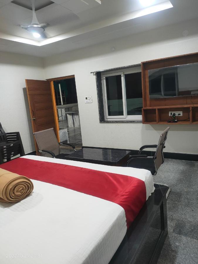 Hotel New Maruthi Inn, Lb Nagar 3*