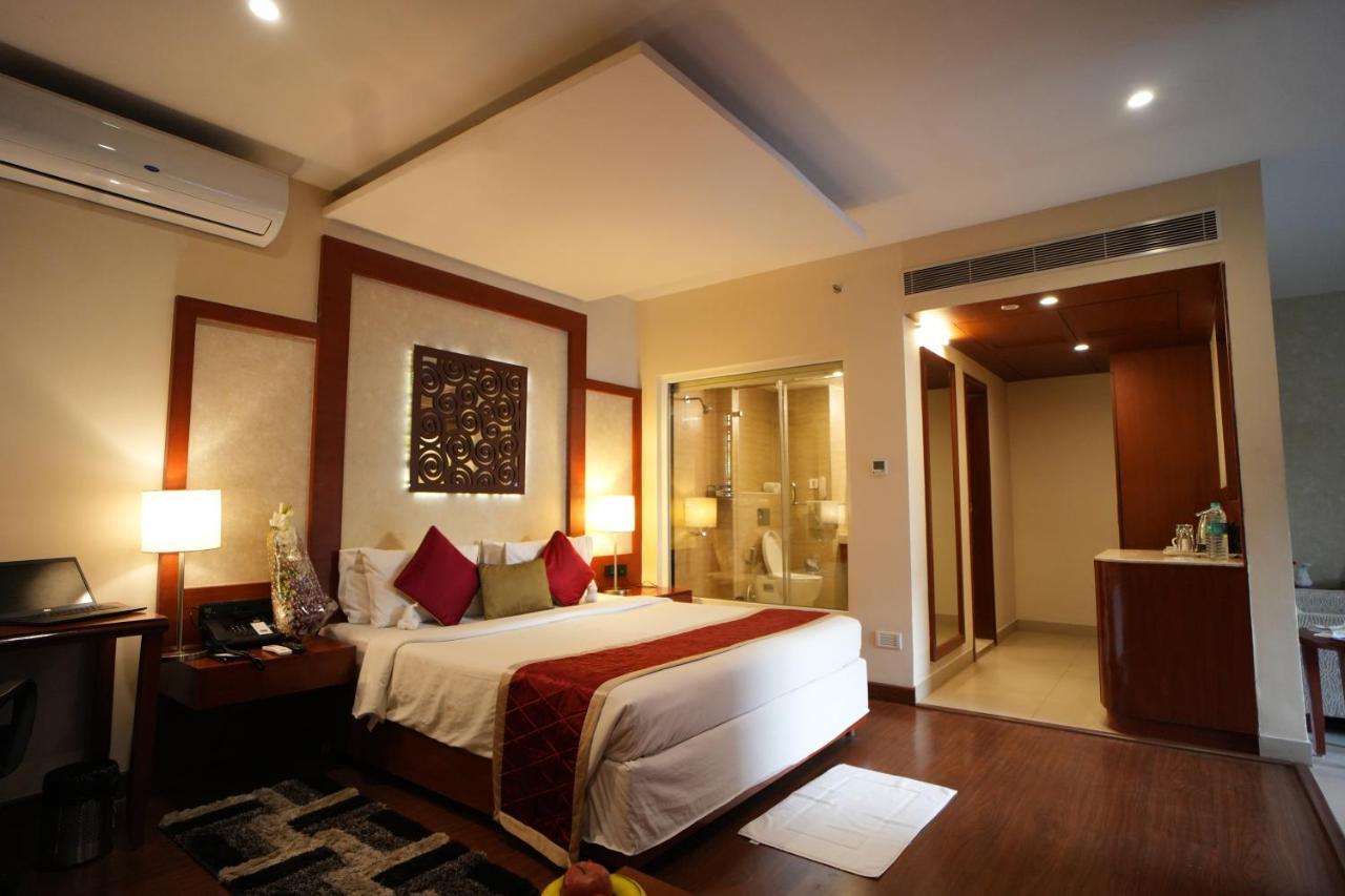 Hotel The Altruist Business Hitech