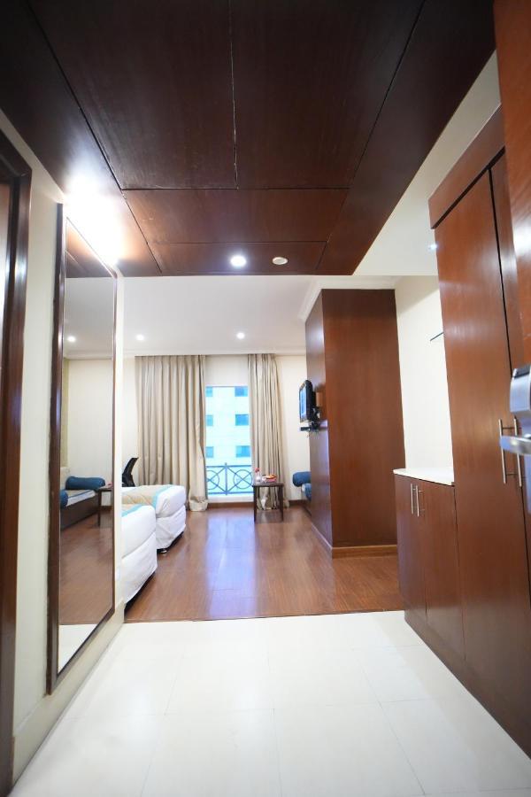 Hotel The Altruist Business Hitech
