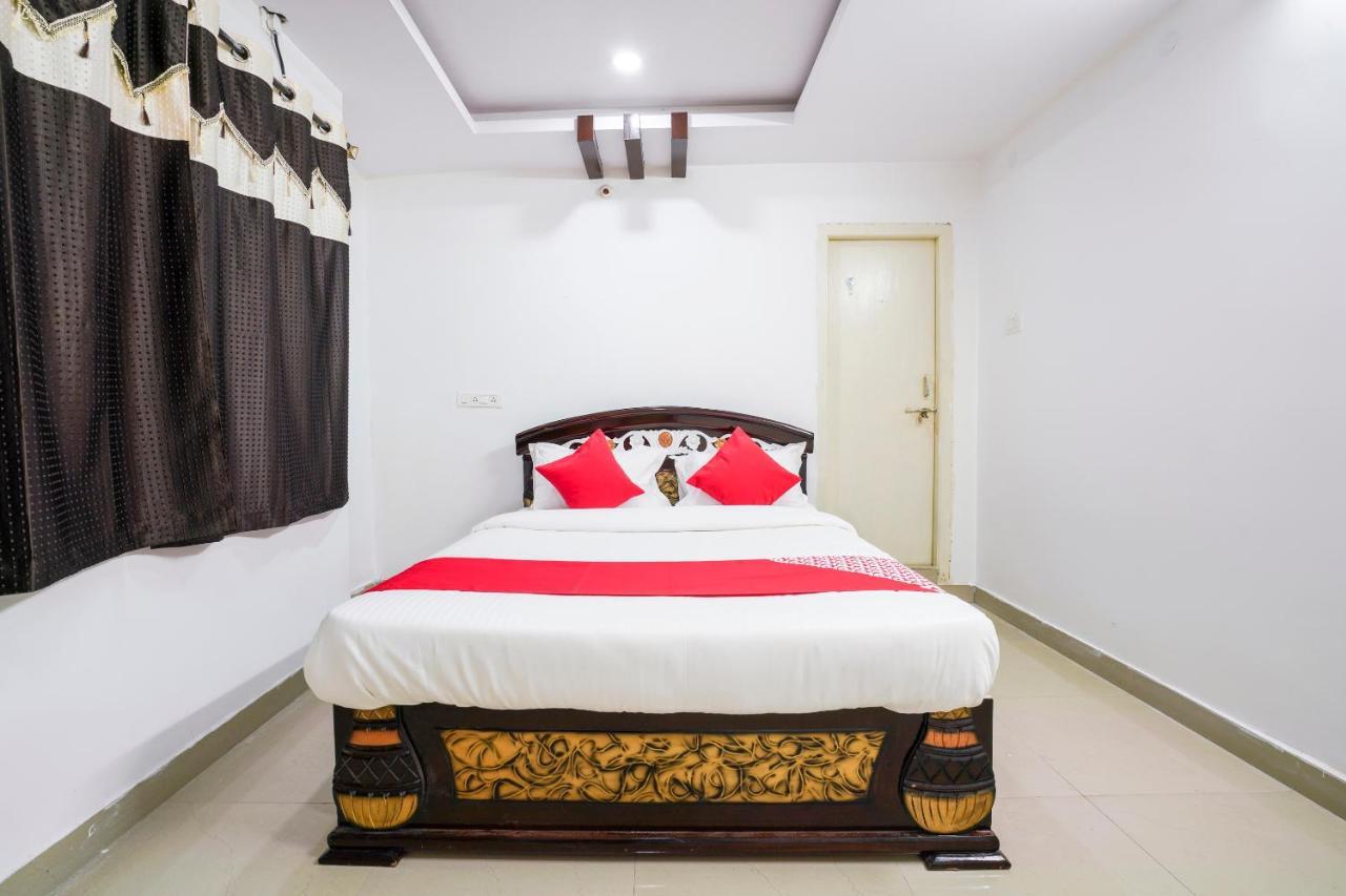 Hotel Super Oyo Sa Thirumala Residency Near Himayantnagar 3*