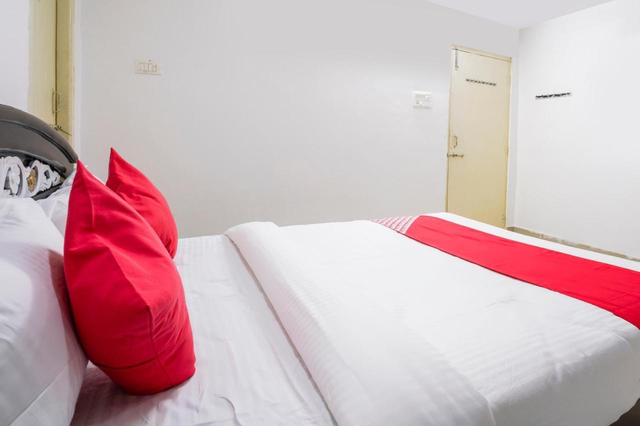 Super Oyo Sa Thirumala Residency Near Himayantnagar 3*