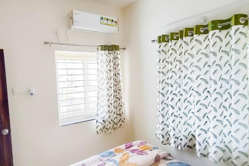 Servostay 2 Bhk Fully Furnished In Hafeezpet #201 *