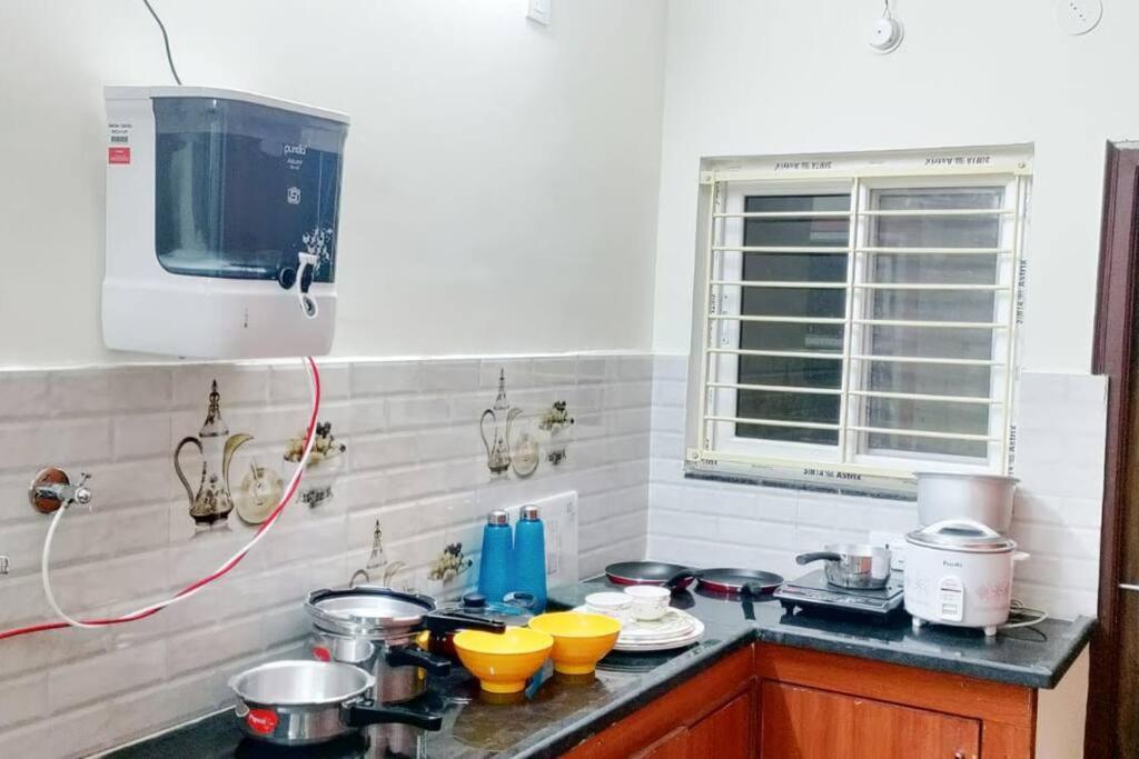 Apartment Servostay 2 Bhk Fully Furnished In Hafeezpet #201
