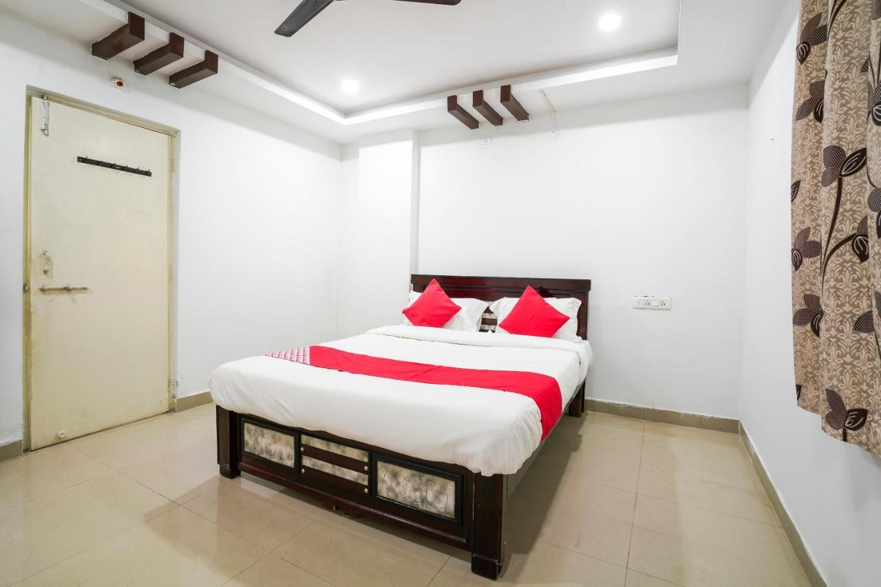 Hotel Super Oyo Sa Thirumala Residency Near Himayantnagar