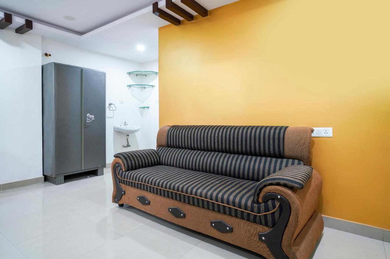 Super Oyo Sa Thirumala Residency Near Himayantnagar Hotel 3*