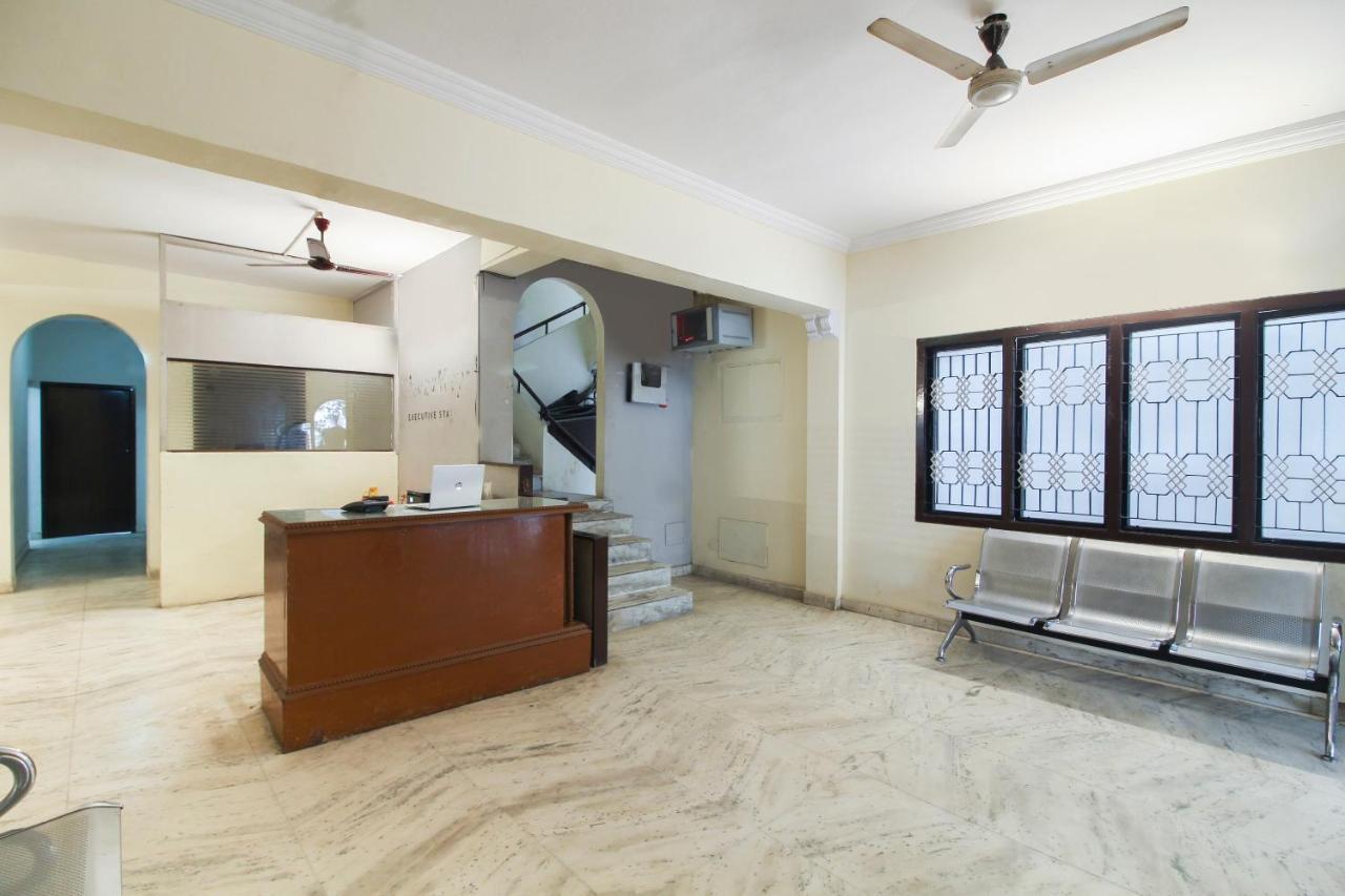 Collection O White House Silverkey Near Film Nagar Hotel