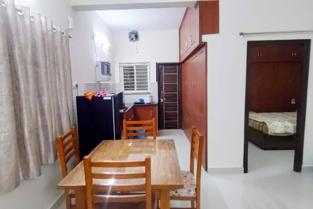 Servostay 2 Bhk Fully Furnished In Hafeezpet #201 Apartment Hyderabad