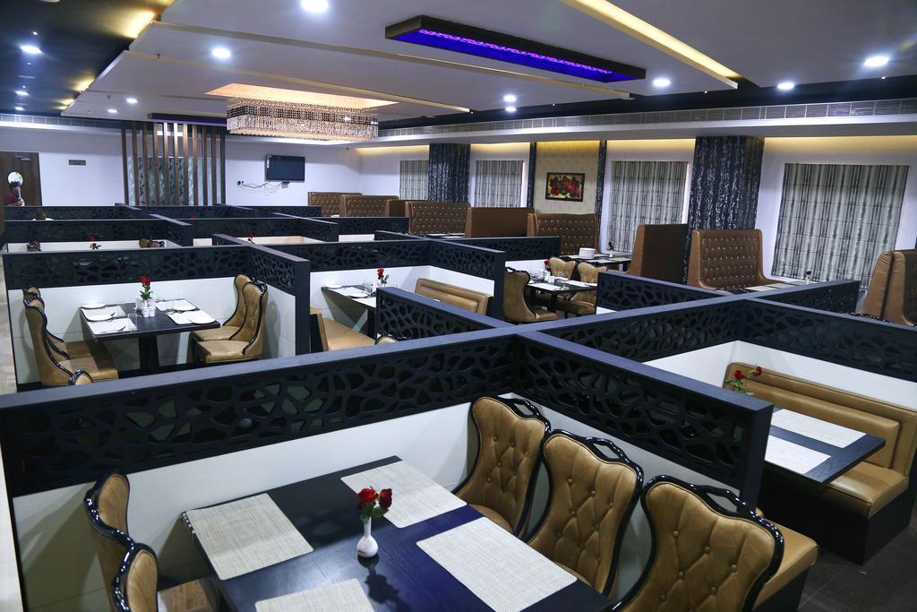Sitara Grand Ramchandrapuram Hotel 2*