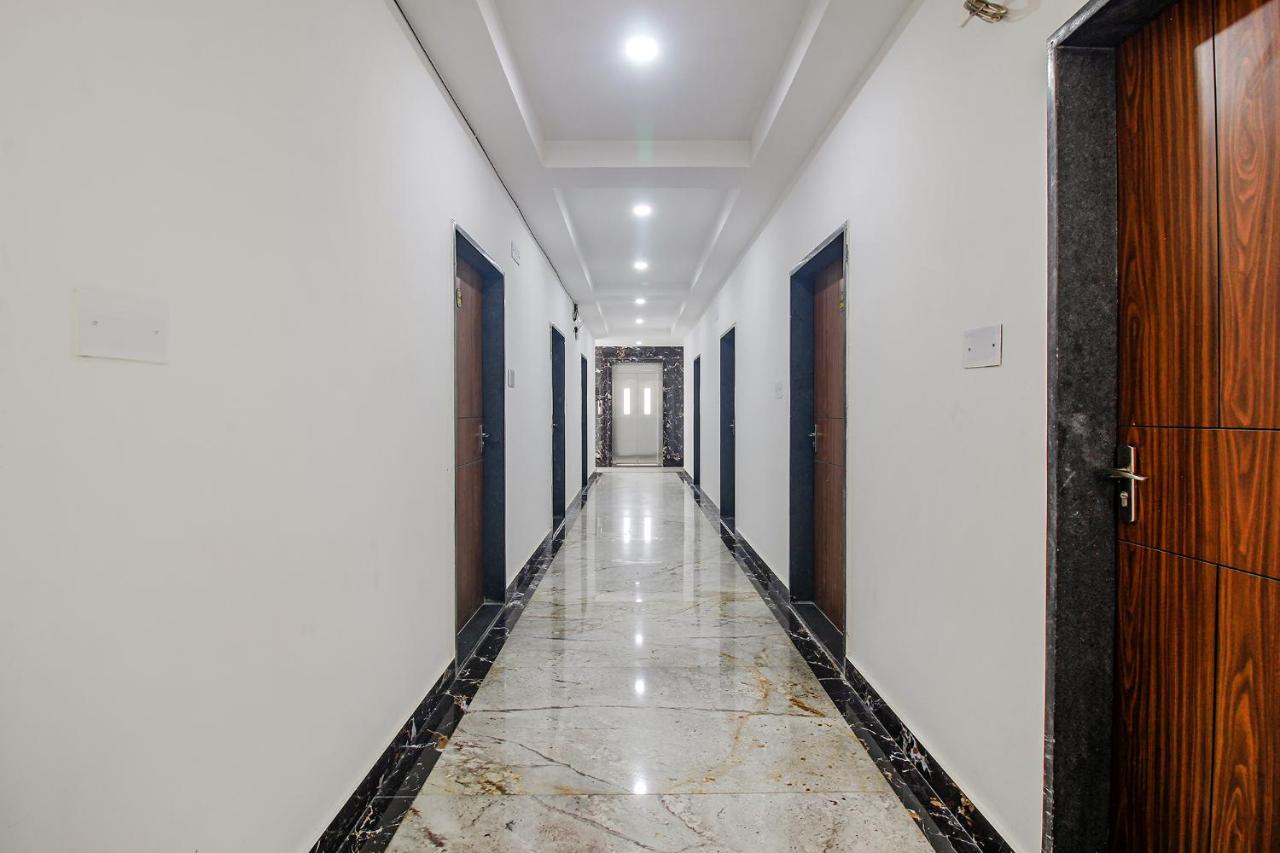 Fabhotel W Grand Suites - Nr Lanco Hills, Manikonda Hotel
