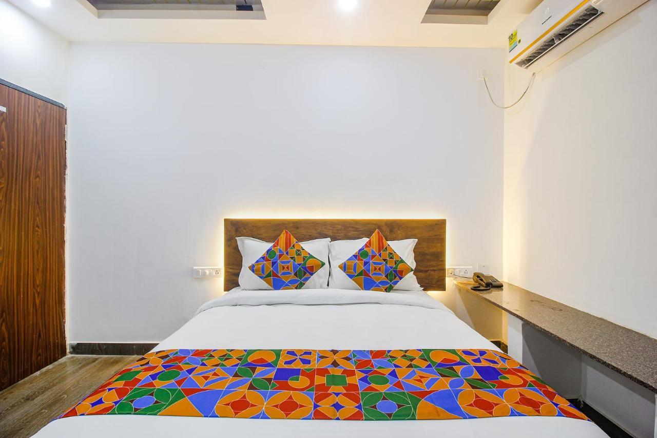 Fabhotel W Grand Suites - Nr Lanco Hills, Manikonda Hotel