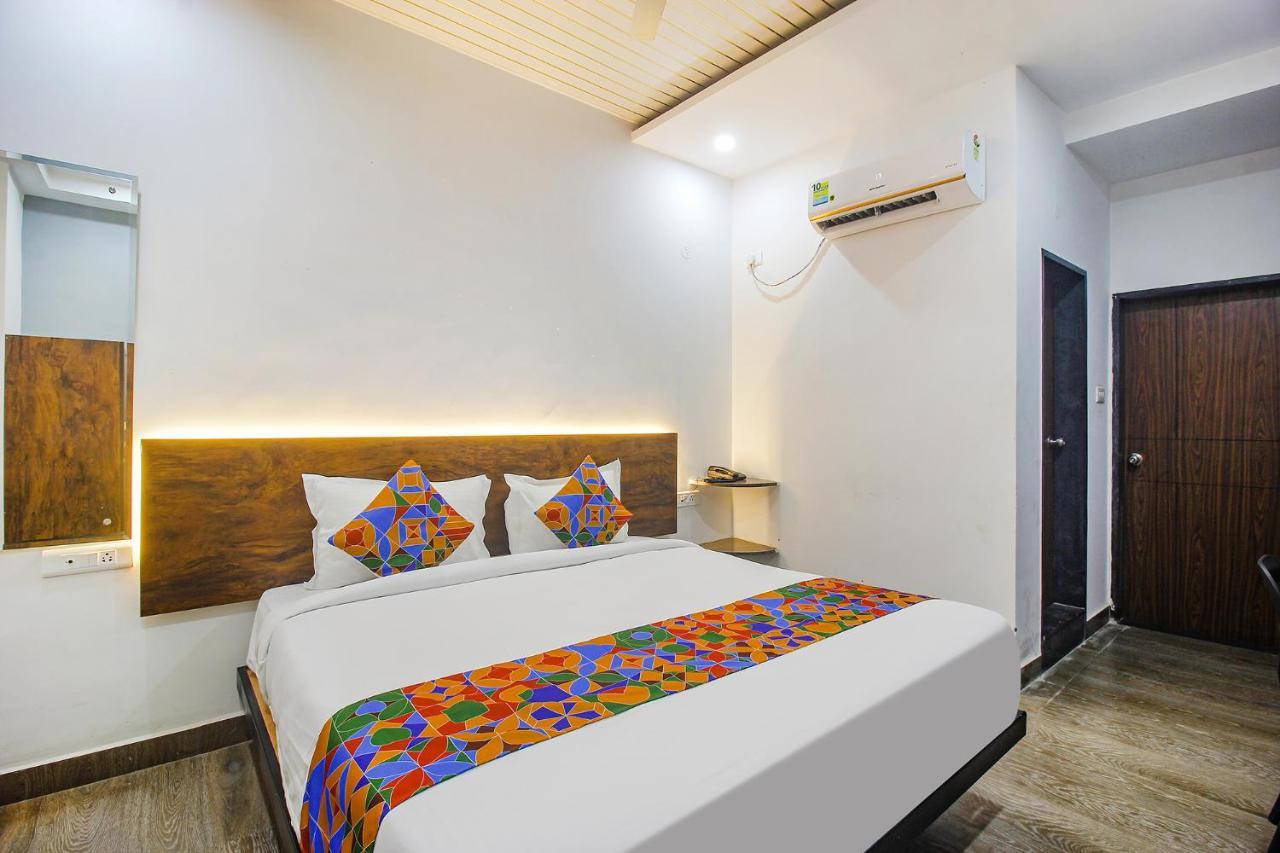 Fabhotel W Grand Suites - Nr Lanco Hills, Manikonda