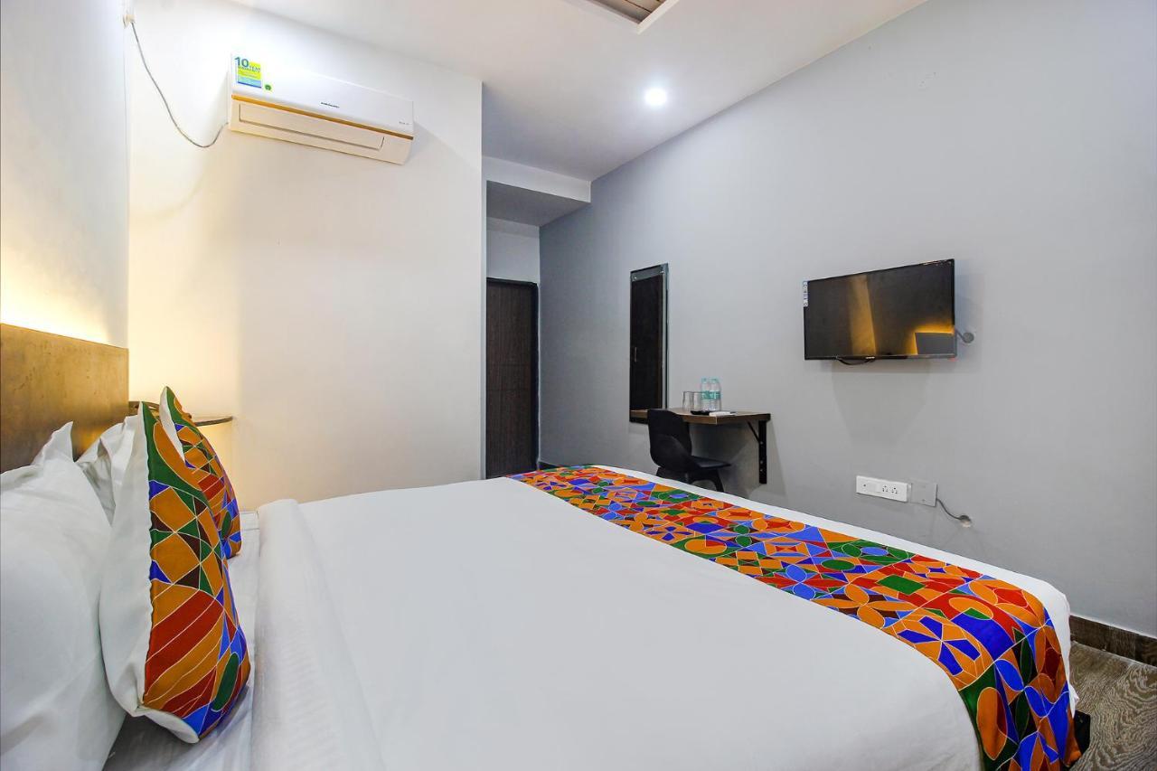 Fabhotel W Grand Suites - Nr Lanco Hills, Manikonda Hotel Hyderabad