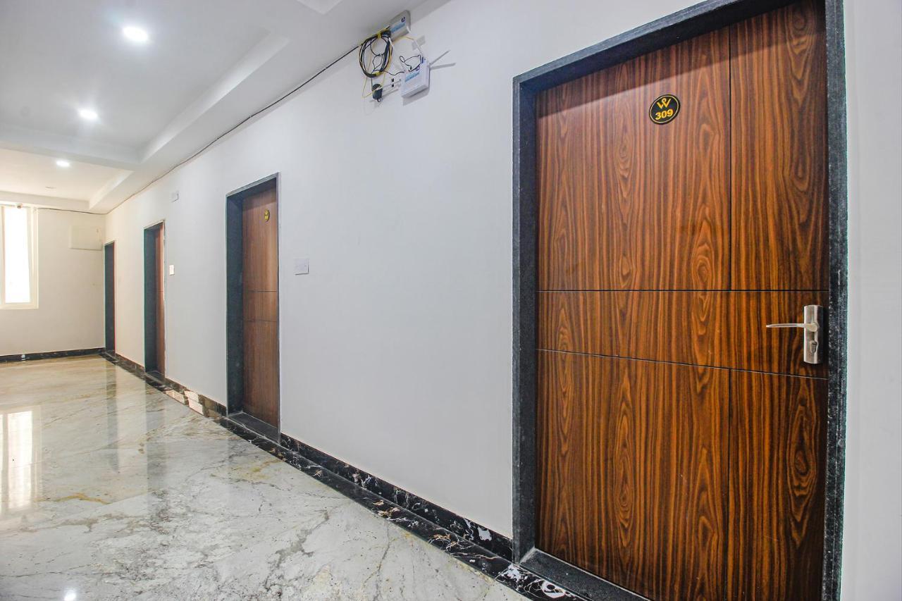 Fabhotel W Grand Suites - Nr Lanco Hills, Manikonda Hotel