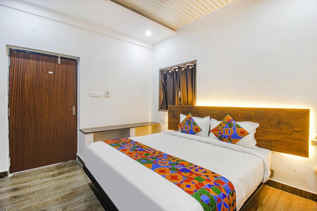 Fabhotel W Grand Suites - Nr Lanco Hills, Manikonda