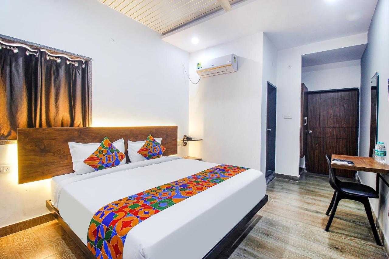 Fabhotel W Grand Suites - Nr Lanco Hills, Manikonda Hotel 3*