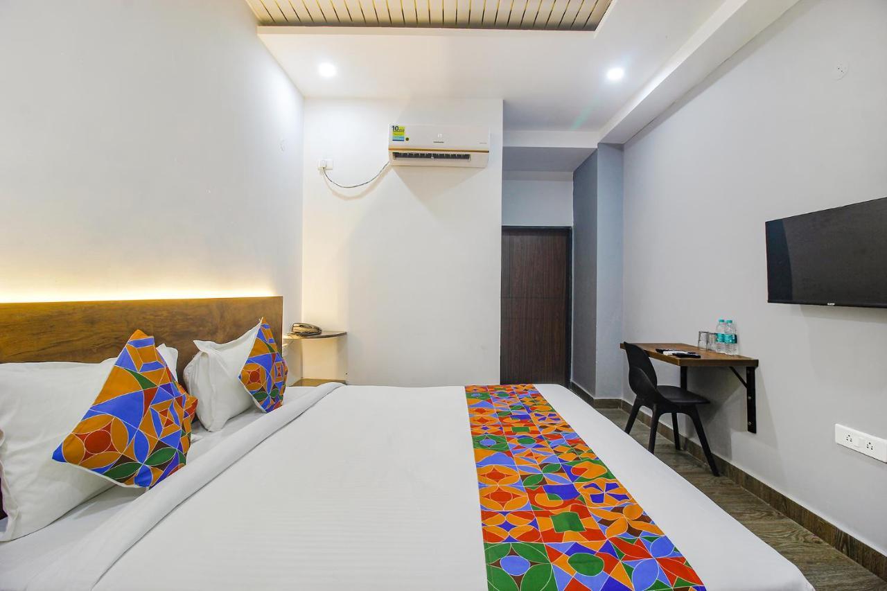 Fabhotel W Grand Suites - Nr Lanco Hills, Manikonda Hotel Hyderabad
