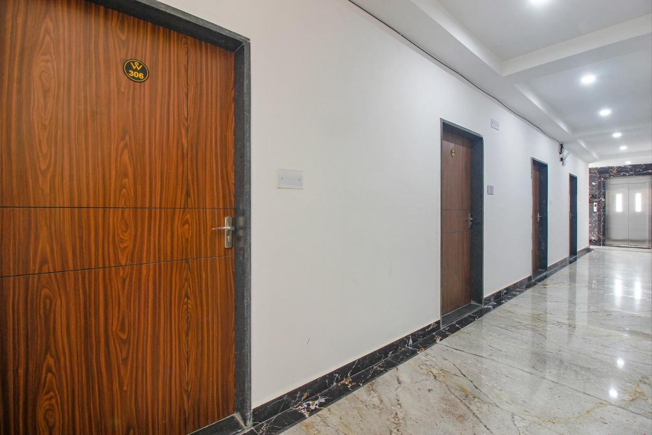 Fabhotel W Grand Suites - Nr Lanco Hills, Manikonda 3*