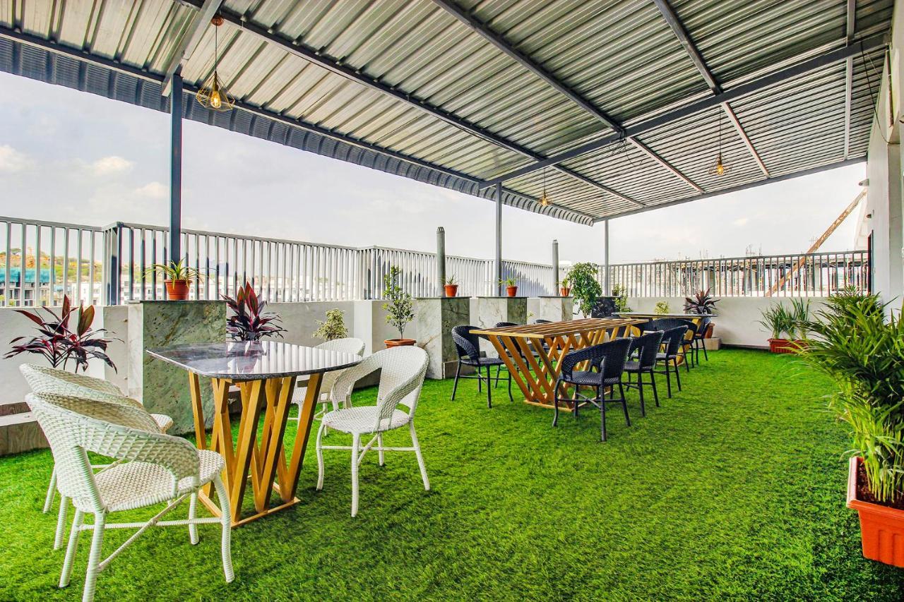Fabhotel W Grand Suites - Nr Lanco Hills, Manikonda Hotel 3*