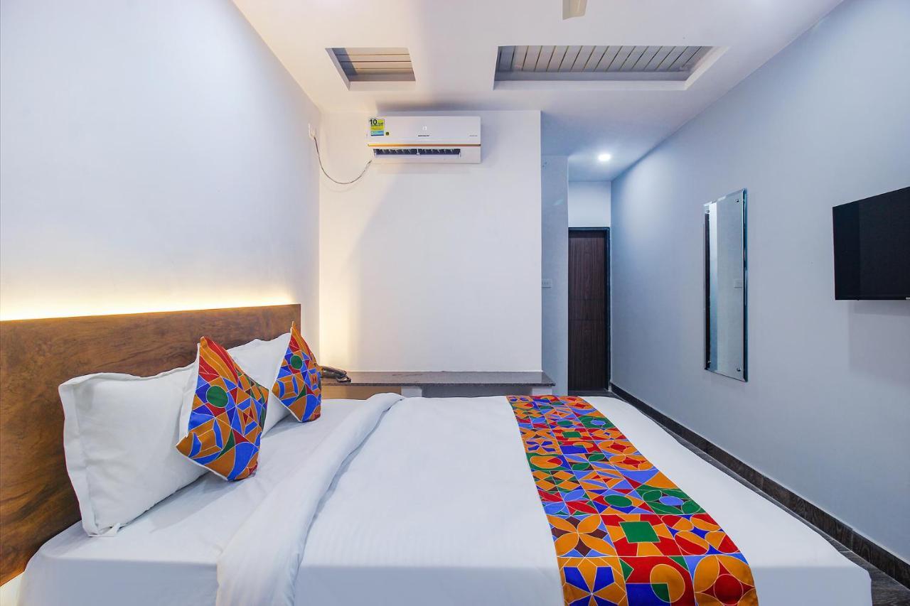 Hotel Fabhotel W Grand Suites - Nr Lanco Hills, Manikonda Hyderabad
