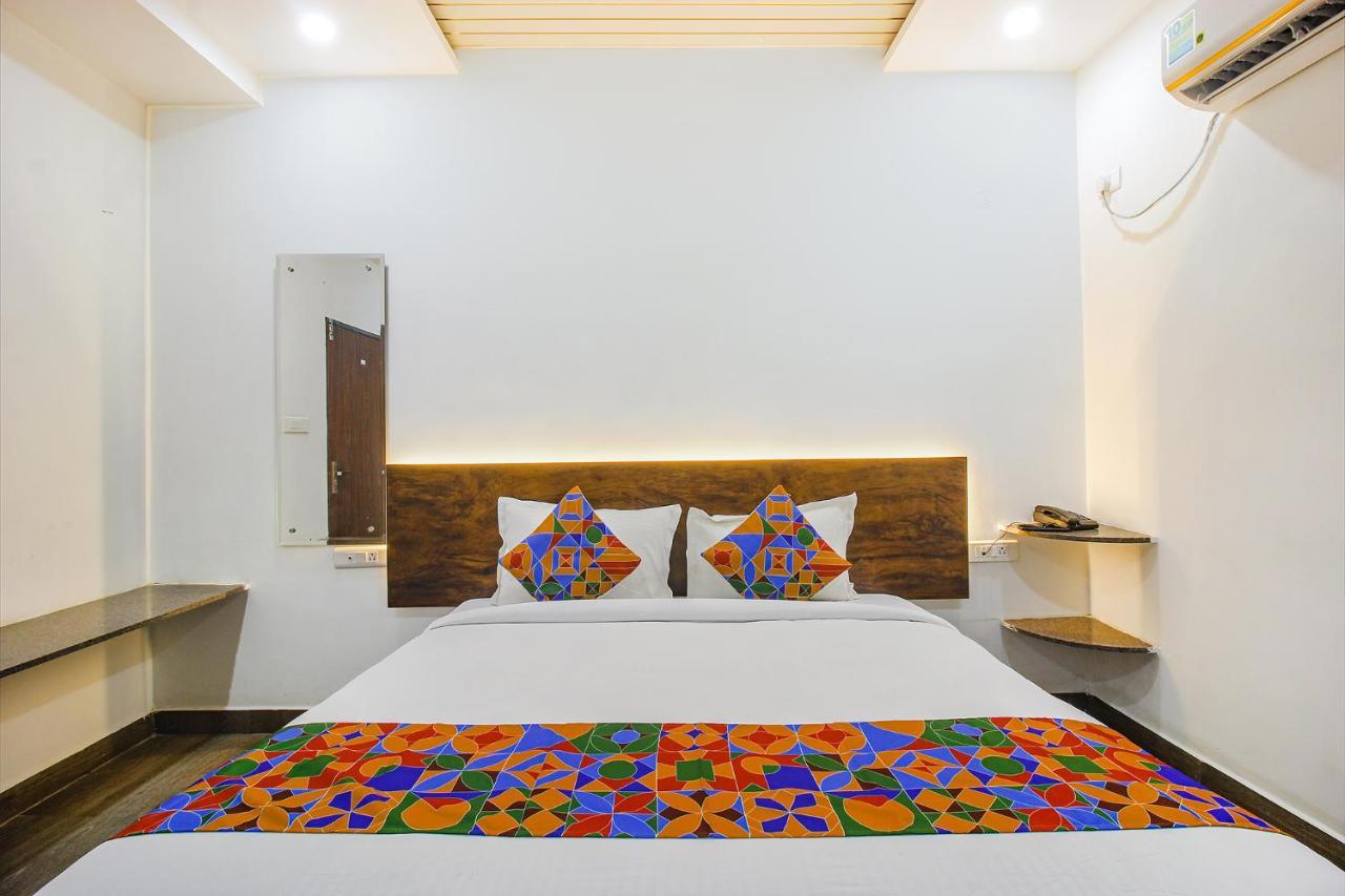 Fabhotel Dark - Nr Lanco Hills Road 3* Hyderabad