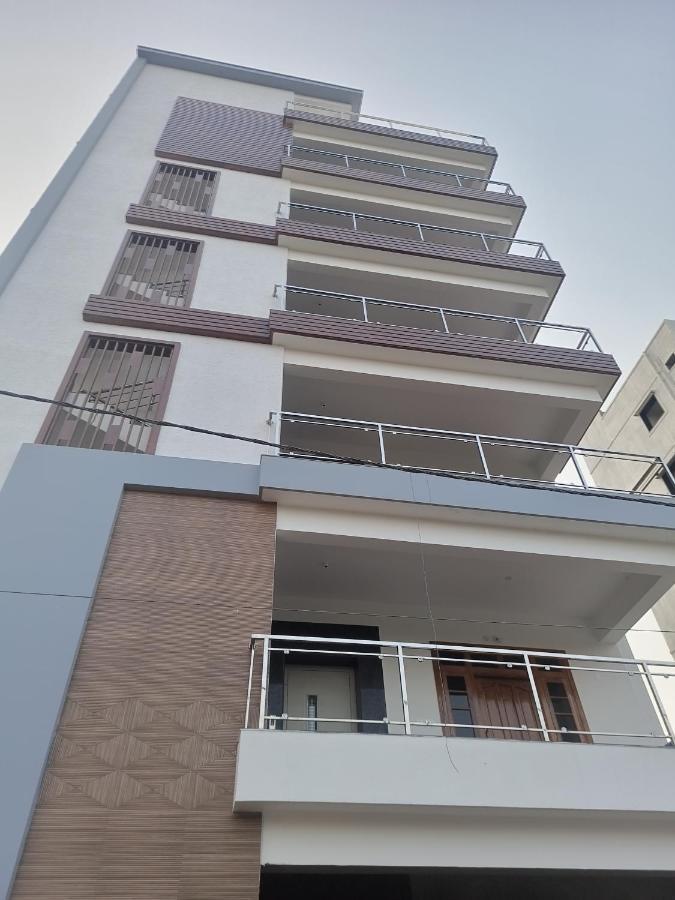 Apartamento Servostay Kphb Phase 15 New Stunning 3 Bhk - 1st Floor Hyderabad