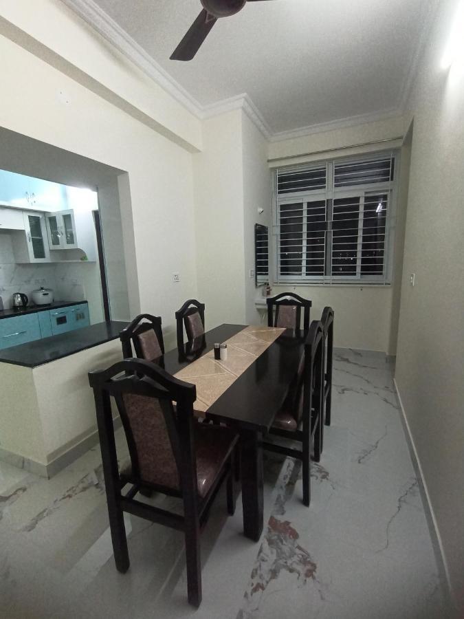 Servostay Kphb Phase 15 New Stunning 3 Bhk - 3rd Floor Hyderabad