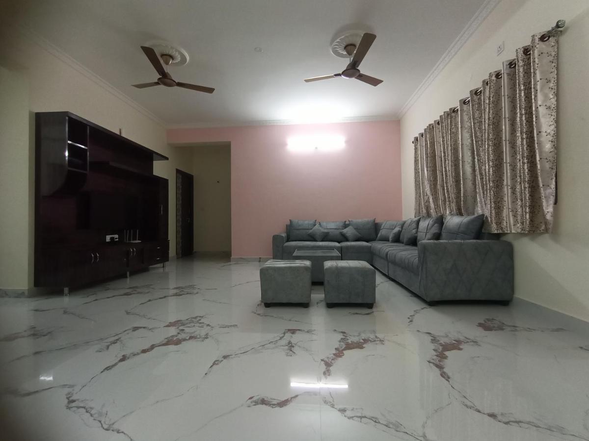 Apartamento Servostay Kphb Phase 15 New Stunning 3 Bhk - 1st Floor