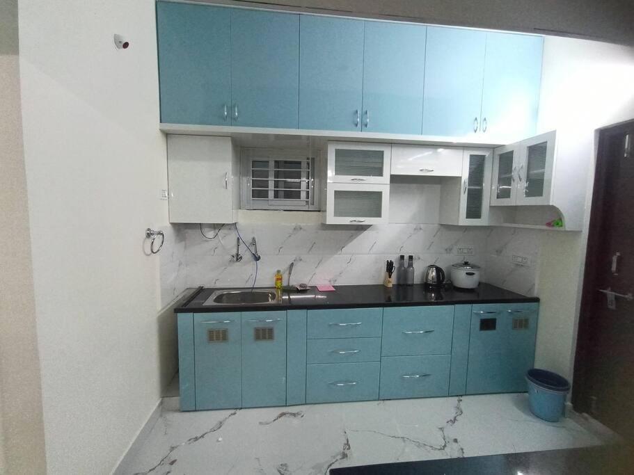 Apartment Servostay Kphb Phase 15 New Stunning 3 Bhk - 4th Floor *
