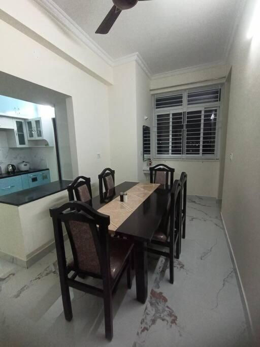 Servostay Kphb Phase 15 New Stunning 3 Bhk - 4th Floor Apartment *