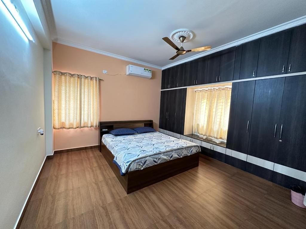 Servostay Kphb Phase 15 New Stunning 3 Bhk - 4th Floor * Hyderabad