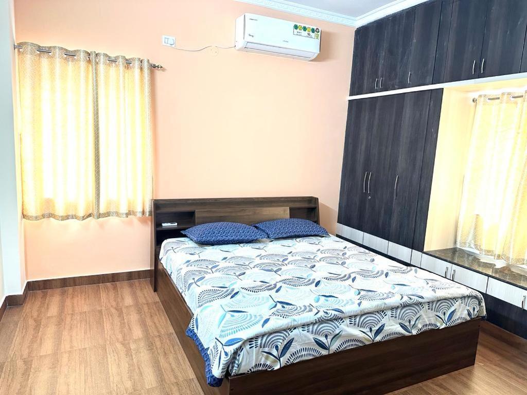Servostay Kphb Phase 15 New Stunning 3 Bhk - 4th Floor Hyderabad
