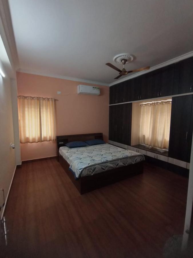 Apartment Servostay Kphb Phase 15 New Stunning 3 Bhk - 4th Floor Hyderabad