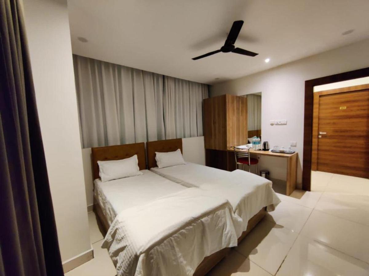 Hibiscus Tree- Bachupally Hotel 3*