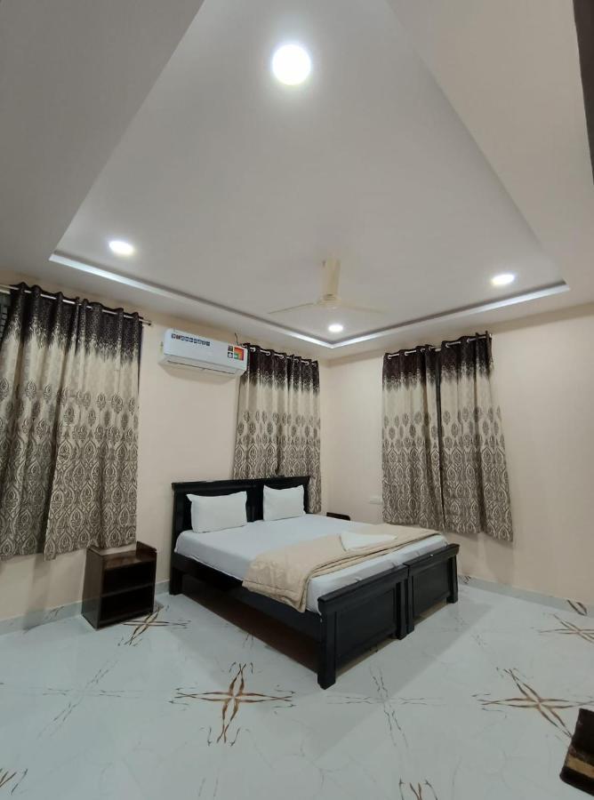 Yellow Bells Gachibowli Hotel 3*