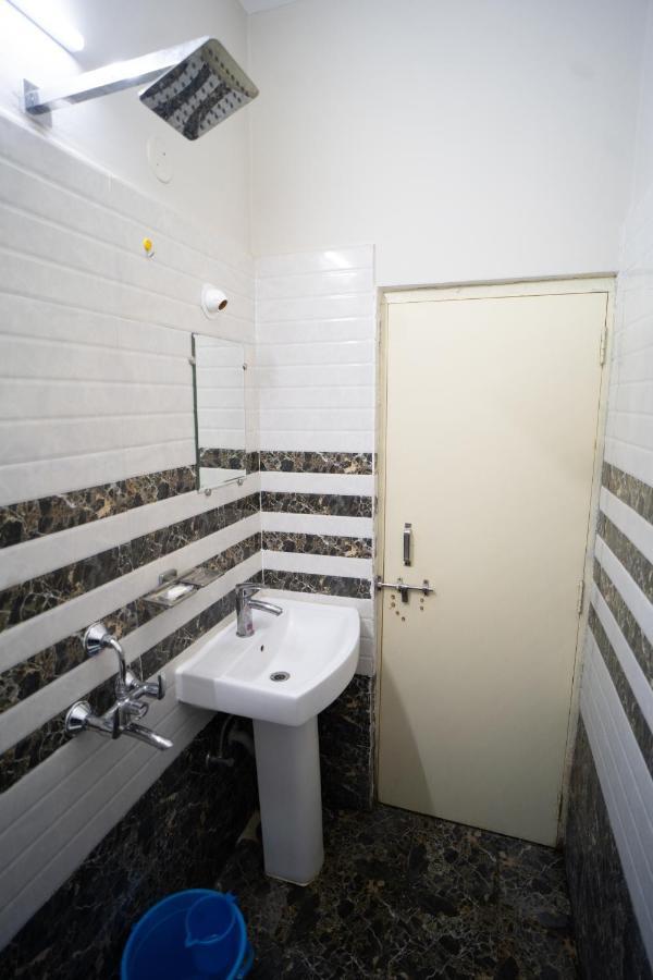 Yellow Bells Gachibowli 3*
