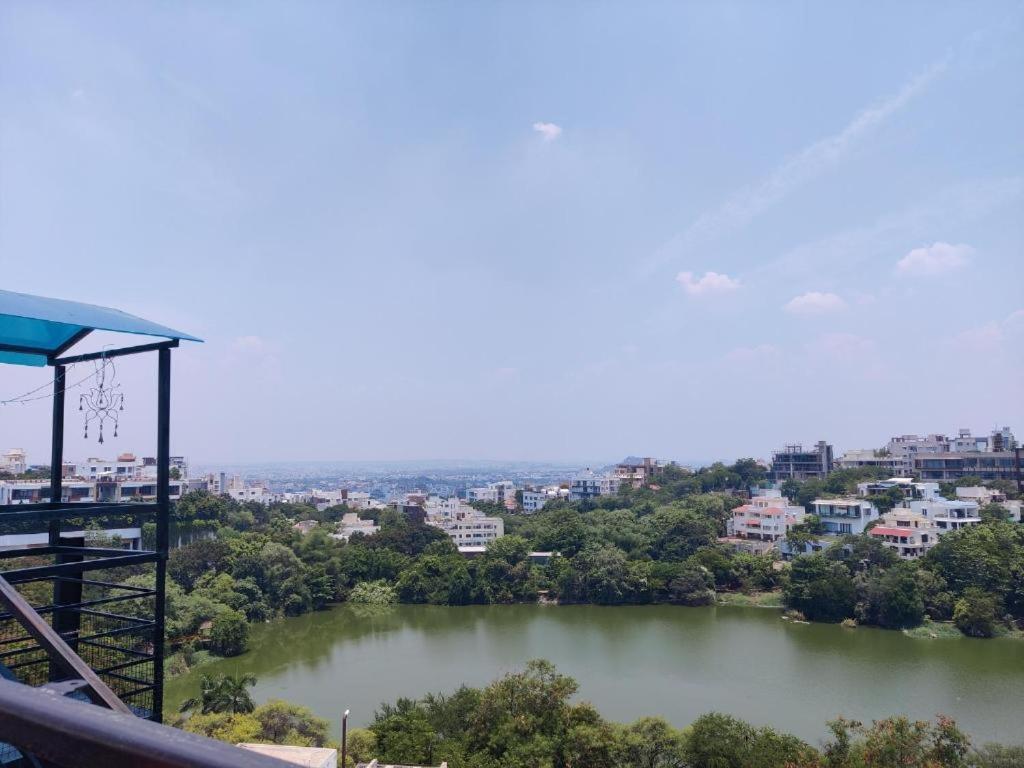 Lotus View Living By Three Peace Soup Hostel