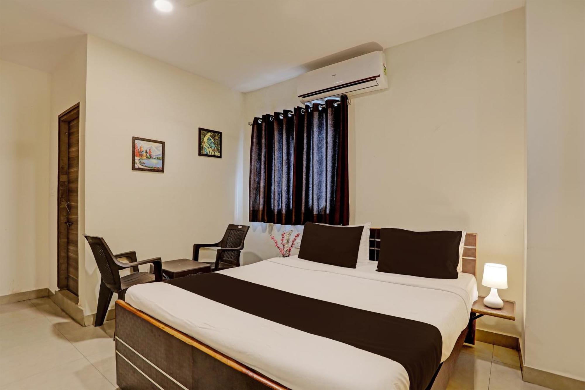 Hotel Super Capital O Saharsh Grand Near Shilparamam 3*