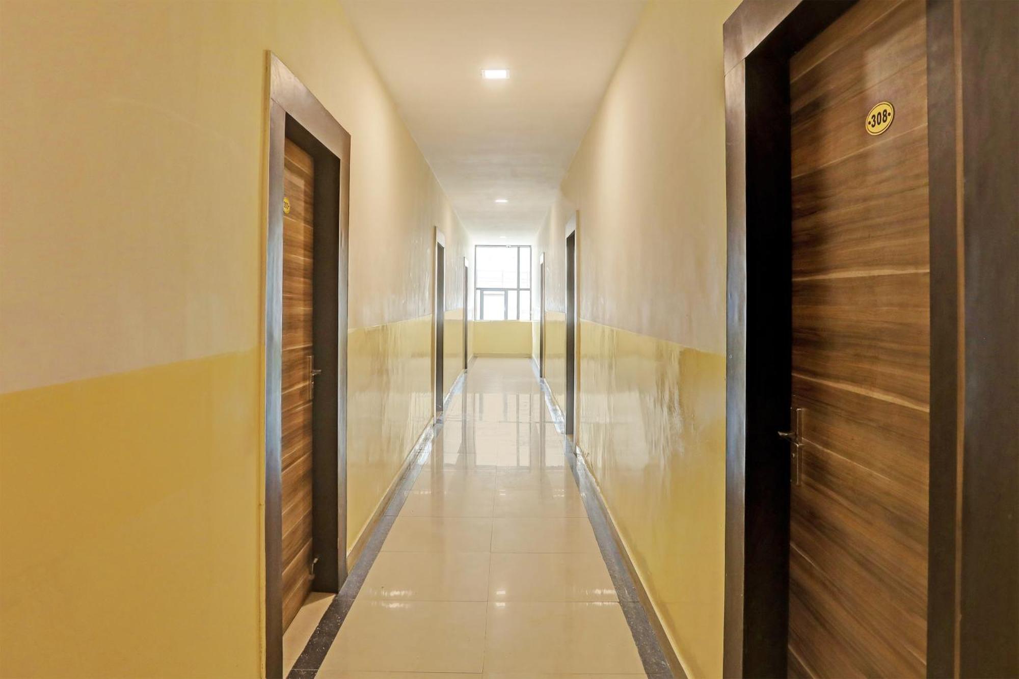 Super Capital O Saharsh Grand Near Shilparamam