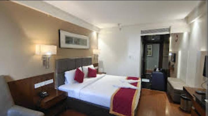 The Svm Hotel: Lavish Buffet Breakfast Included 3* Hyderabad