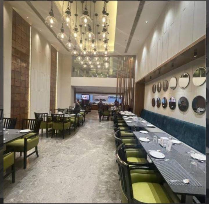 The Svm Hotel: Lavish Buffet Breakfast Included