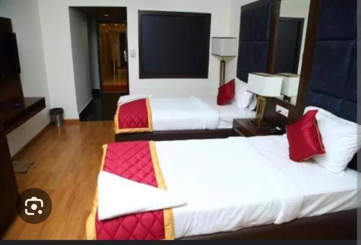 Hotel The Svm Hotel: Lavish Buffet Breakfast Included 3*