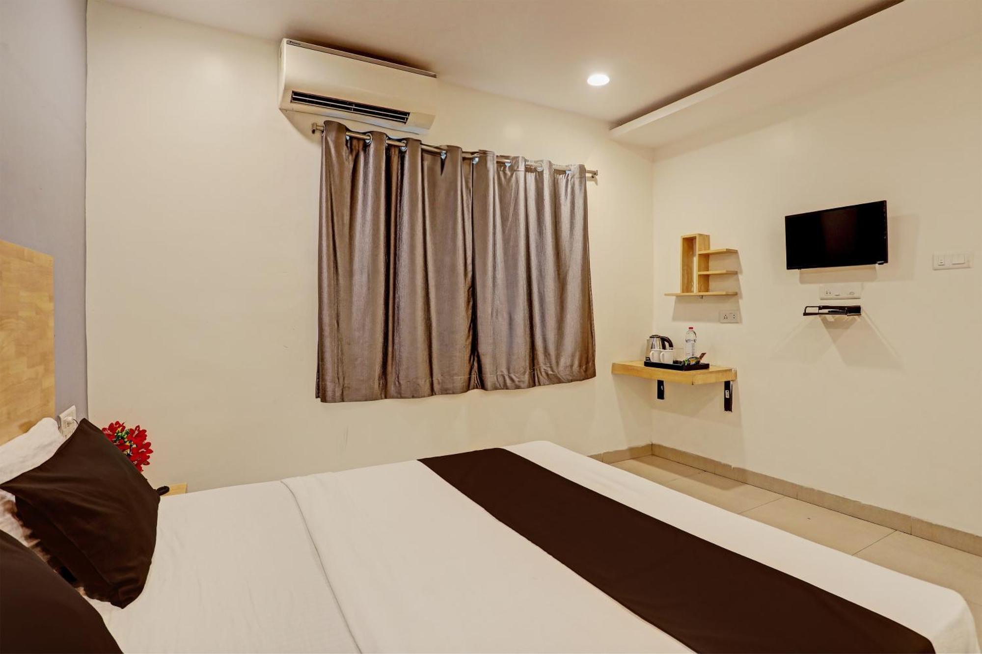 O Ramoji Beside Omni Hospital Kothapet 4* Sururnagar