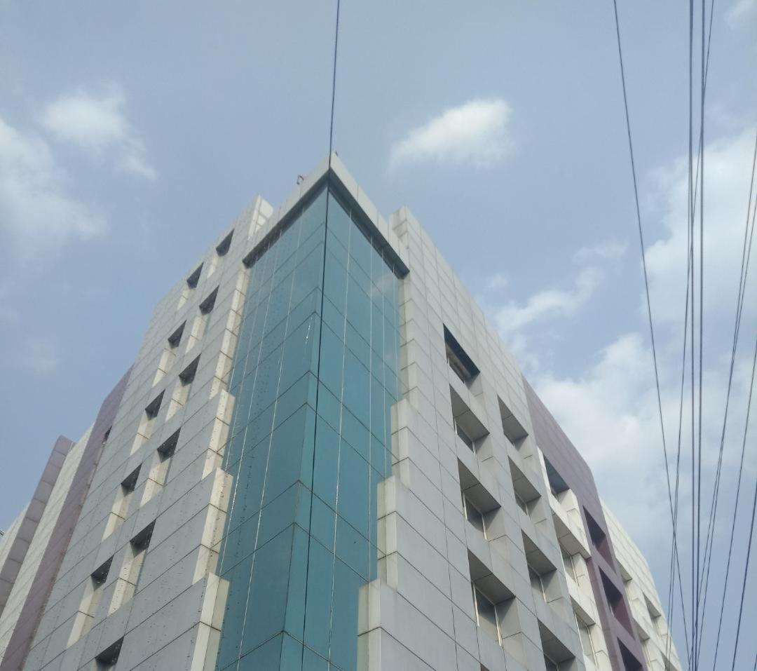 Hotel Svm Pride Banjara-hot Live Counter-road View Stay- Free Lavish Buffet Breakfast-18 Percent Off In Restaurant Food Order